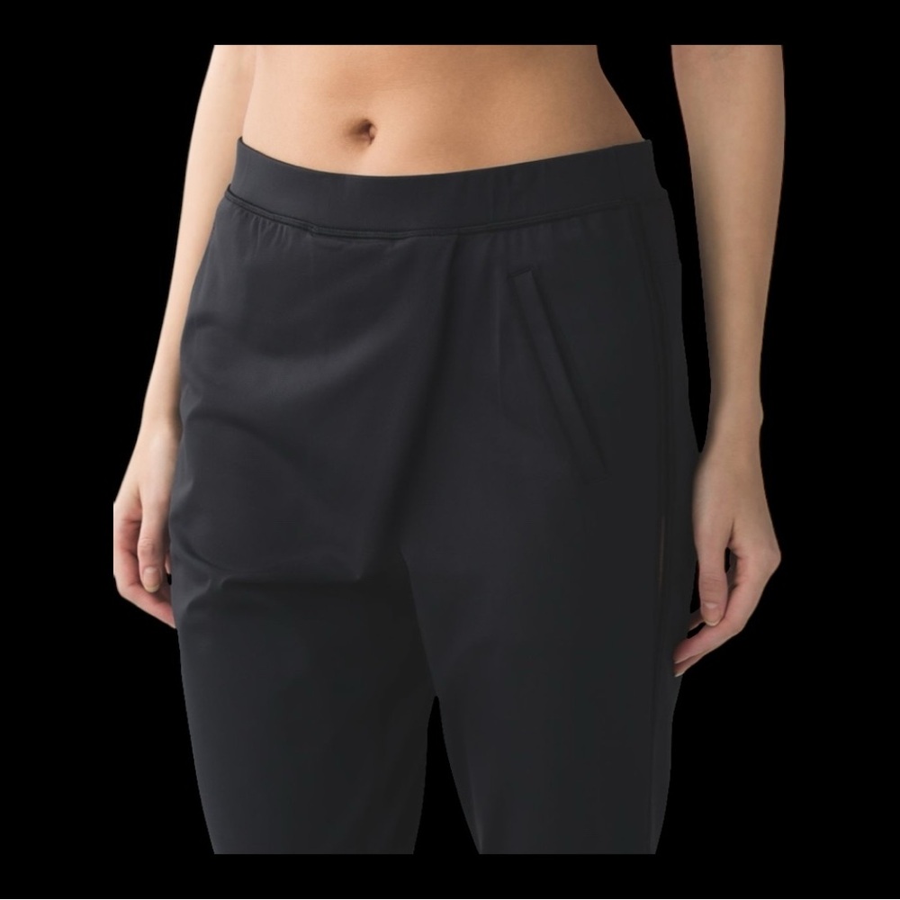Lululemon Retreat Yogi Crop Black Sz NST